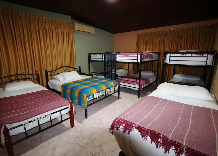 Hostal Cocos Inn